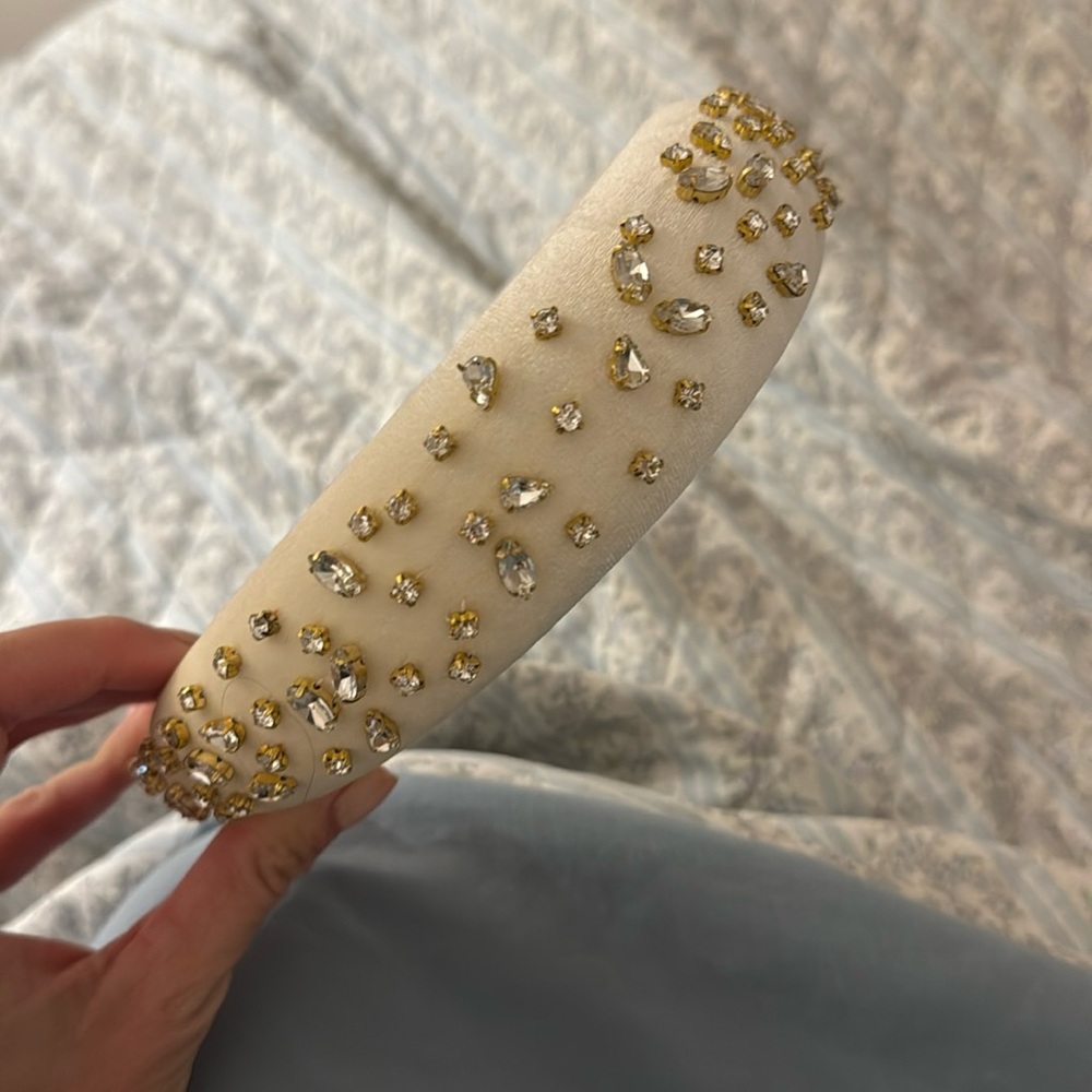 Lele Sadoughi White Hair Accessory with Studded Design